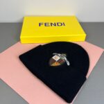 💰 FENDI's official website recommends a knitted hat that is popular among fashion bloggers for autumn and winter. It hides a subtle sense of luxury, with every line exuding a clean and elegant style. It is simple yet not simple, generous yet not out of style, and every detail showcases high-end taste. The sense of fashion becomes more and more enduring in restraint. - Image 4