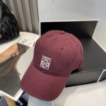 防尘袋
👒罗意威👒LOEWE新款原标设计棒球帽🧢质感超好，外部线条定位标准，做工精细，简约大气低价走量！ - Image 6
