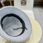 Dior新款爆款兔毛桶帽
遮脸帽 出街必备款！ - Image 9