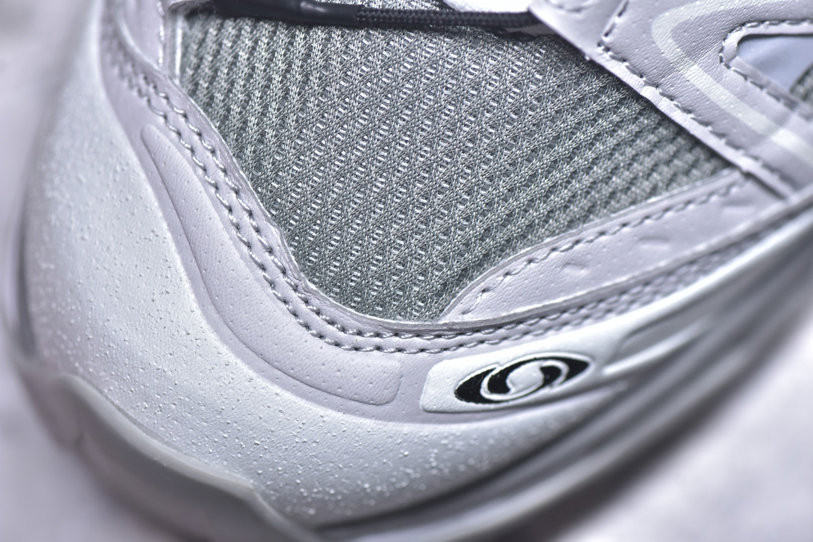 ▪细节鉴定
Salomon XT-Quest ADV "Beige" 萨洛蒙 探索者系列户外越野跑鞋  灰白色 编码: 474296