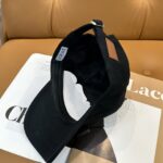 配防尘袋
👒罗意威👒LOEWE新款原版原标设计棒球帽🧢质感超好，外部线条定位标准，做工精细，简约大气低价走量！ - Image 4
