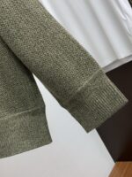 The latest fashion trend effect of the 2025 autumn and winter new knitted wool sweater long sleeved sweater, with fashionable new charm, elements and modern street style fusion, is a "heavenly official's work" with full beauty value Customer supplied knitted wool fabric! Flat series design! The touch is smooth and delicate, and the breathable and comfortable feeling is impeccable The minimalist and fashionable design comes from the latest techniques of trendy fashion, showcasing avant-garde and unique personality A must-have item for fashionistas to express the meticulous fashion atmosphere of the new season 👫 Same gender design. Size: M-3XL - Image 5