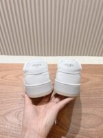 男码加10  Fendi芬迪板鞋首款大头运动鞋~~fendi match篮球运动鞋，最新元素注入加FF复古的设计，超经典百搭系列……
鞋面采用牛皮和牛猄拼接组合，侧面凸起的双F logo，内里采用毛巾布里，TPU发泡组合双色大底不一般的舒适！情侣款35-44 - Image 8