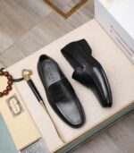 Gucci leather shoes, loafers - Image 2