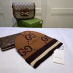 GUCCI Knitted Hat 😘  Cashmere material 🙆🏻 New products on the official website 😱 Simple and elegant 👍  The tight knitting method is very thick, soft and comfortable 🙈 Warm and stylish ❤️ can't bear to put it down 👍 Dear, hurry up and get it 👍😘 Unisex - Image 3