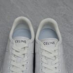𝐂𝐄𝐋𝐈𝐍𝐄 思琳𝟐𝟎𝟐𝟑/𝐒𝐒新款撞色条纹小白鞋  继Celine熊猫鞋成为很多男生的最爱之后 🔥火爆推出新的配色版型 整体设计简约和经典配色 标志性CELINE 凯旋门镂空LOGO压纹绑带搭配活力色彩 许魏洲、梁靖康自在演绎，定格活力韵律 Size：女码35-40 男码39-44M - Image 9