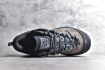HOKA ONE ONE Tor Uitra Low 托亚潮流户外越野登山功能鞋 鞋款利用机能、户外、复古元素将都市型格与户外机能无缝结合 既能自由穿梭于城市的钢筋水泥之间 也能轻松演绎山系潮流搭配 全粒面皮革结合模压鞋口 提升持久耐穿度 直至鞋头的鞋带设计 舒适灵活的调节 搭配鞋头处HOKA ONE ONE飞翼纹饰 营造了个性十足的张扬气场 Tor Ultra 配备 Vibram® 鞋底与 EVA 和RMAT® 中底 给穿著者最佳的抓地力及舒适性 另外中底的金属摇杆可稳定脚部行程 当走过崎岖山路时依然让脚部得到平稳的感觉 而整对鞋以皮革和耐用尼龙布材打造 与坚固的鞋底相结合，可以牢固地支撑脚部和脚踝 另外外层搭载的Event技术 保持鞋履防水以及鞋内透气作用 
尺码：36 36.5 37.5 38 38.5 39 40 40.5 41 42 42.5 43 44 45 46 - Image 4