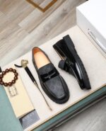 Gucci leather shoes, loafers - Image 2