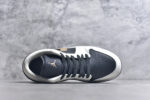 ▪🐼权威实拍💯#SI32310
新货🚀#Air Jordan AJ1 Low 低帮 白黑金钩 IH0649-021 全新流水线出品 DT版本唯一平替选择 市场第二梯队最强版 全部原鞋开发 原楦原纸板开发 全鞋电脑针车 原厂内置全掌气垫 原盒内在原标 唯一Zp原版鞋带绑法 免检产品 全新2022版型 全头层皮料 完美零毛边处理 原厂配置全掌气垫 价格定位良心 几十个配色陆续出货 实拍调校N版已经零色差零失真 百分百还原实物色彩所见即所得 不存在货不对板色差等低级问题 选购参考实物拍摄 不混卖不参货 只用心做好货严格选品 承诺混一赔十 SIZE：36 36.5 37.5 38 38.5 39 40 40.5 41 42 42.5 43 44 44.5 45 46 - Image 4