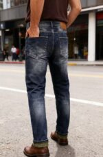 【Gucci Jeans | Classic Denim, Engraved with Luxury DNA】 When street style meets haute couture, a pair of jeans can become a badge of status.
Deconstructing the language of denim with centuries-old craftsmanship, we infuse every inch of fabric with a modern attitude and luxurious details, making everyday wear a silent declaration of taste.
✨ A pair of jeans is an attitude, and even more so, a legacy.
It's not just a wardrobe essential, but also an interpretation of the brand's spirit—
"From suitcases to jeans, we have always defined the boundaries of luxury with the ultimate craftsmanship."
Sizes: 28-42