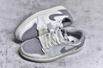 ▪🐼权威实拍💯#A
新货🚀#Air Jordan 1 低帮 复古篮球鞋
纯原大厂出品 极力推荐
定制鞋盒 大厂纯原品质出货 
超高清洁度 皮料切割干净无任何毛边 细节完美 
官方货号：553558 066
编码：23
码数：36-46 - Image 7