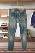【Gucci Jeans | Classic Denim, Engraved with Luxury DNA】 When street style meets haute couture, a pair of jeans can become a badge of status.
Deconstructing the language of denim with centuries-old craftsmanship, we infuse every inch of fabric with a modern attitude and luxurious details, making everyday wear a silent declaration of taste.
✨ A pair of jeans is an attitude, and even more so, a legacy.
It's not just a wardrobe essential, but also an interpretation of the brand's spirit—
"From suitcases to jeans, we have always defined the boundaries of luxury with the ultimate craftsmanship."
Sizes: 28-42 - Image 9