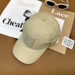 配防尘袋
👒罗意威👒LOEWE新款原版原标设计棒球帽🧢质感超好，外部线条定位标准，做工精细，简约大气低价走量！ - Image 6