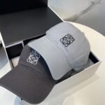 防尘袋
👒罗意威👒LOEWE新款原标设计棒球帽🧢质感超好，外部线条定位标准，做工精细，简约大气低价走量！ - Image 9