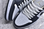 ▪🐼权威实拍💯#SI32310
新货🚀#Air Jordan AJ1 Low 低帮 黑白米黄 553558-153 全新流水线出品 DT版本唯一平替选择 市场第二梯队最强版 全部原鞋开发 原楦原纸板开发 全鞋电脑针车 原厂内置全掌气垫 原盒内在原标 唯一Zp原版鞋带绑法 免检产品 全新2022版型 全头层皮料 完美零毛边处理 原厂配置全掌气垫 价格定位良心 几十个配色陆续出货 实拍调校N版已经零色差零失真 百分百还原实物色彩所见即所得 不存在货不对板色差等低级问题 选购参考实物拍摄 不混卖不参货 只用心做好货严格选品 承诺混一赔十 SIZE：36 36.5 37.5 38 38.5 39 40 40.5 41 42 42.5 43 44 44.5 45 46 - Image 8