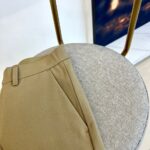 Dior and SS's new autumn and winter men's business thick casual pants are platinum level perfect appearance, directly entering the counter. They are a rare item in the industry in recent years, made of micro elastic fabric. The quality, craftsmanship, fabric, and accessories subvert imagination, and the details are exquisite. Customized original elastic cotton fabric! Creating a rebellious and tough personality color, the unique logo adds a lot of points, clever and exquisite, and the cutting and design continue the modern simplicity and efficiency of Italian style, bringing the tone of fashion aesthetics to the extreme. 29-38 None 35, 37 (please indicate waist circumference when placing an order) - Image 5