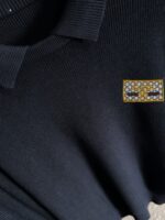 GUCCI 2025 official website's latest winter sweaters, synchronized with popular items on sale at counters! Specially supplied wool blended fabric Comfortable to feel It can directly touch the skin, with exquisite embroidered logos and badges that are extremely eye-catching! Details highlight the fashionable charm of big brands Exquisite craftsmanship Stereoscopic cutting style The wearing effect is unbeatable and handsome! All three standards are complete! Size: M-3XL - Image 5