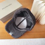 Balencia * a new Balenciaga baseball cap🧢 A simple, fashionable, super unbeatable and beautiful hat! - Image 7