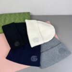 Comes with dust bagGucci official website knitted hat 😘  Cashmere material 🙆🏻 New products on the official website 😱 Simple and elegant 👍  The tight knitting method is very thick, soft and comfortable 🙈 Warm and stylish ❤️ can't bear to put it down 👍 Dear, hurry up and get it 👍😘 Same gender design! - Image 9