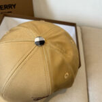 Burberry's new early spring baseball cap, simple yet fashionable, suitable for both men and women! High quality products, enjoy a sense of premium quality! - Image 2