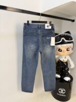 【Gucci Jeans | Classic Denim, Engraved with Luxury DNA】 When street style meets haute couture, a pair of jeans can become a badge of status.
Deconstructing the language of denim with centuries-old craftsmanship, we infuse every inch of fabric with a modern attitude and luxurious details, making everyday wear a silent declaration of taste.
✨ A pair of jeans is an attitude, and even more so, a legacy.
It's not just a wardrobe essential, but also an interpretation of the brand's spirit—
"From suitcases to jeans, we have always defined the boundaries of luxury with the ultimate craftsmanship."
Sizes: 28-42 - Image 9