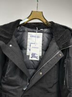 #qiu 🐉🐉 、 BBR Burberry FW2025 Autumn/Winter New Down Jacket. The cabinet is on sale and difficult to find. Using customized windproof and rainproof fabric, wrinkle resistant and stylish, soft and skin friendly, with extremely high comfort for the upper body; Extremely high recognition; Suitable for concave various shapes; Filled with 90% velvet, it is soft, warm, and fluffy, giving the upper body a stylish look; A down jacket suitable for various occasions.Size: M-3XL (AY)Size: Shoulder width cm Chest circumference cm Clothing length cm Sleeve length cmManual measurement with 1-2cm error is normal (chest circumference ± 4cm per yard, other parts ± 1cm) - Image 11