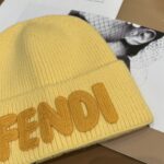 Fendi FENDI Knitted Hat 😘 😱 Simple and elegant 👍  The tight knitting method is very thick, soft and comfortable 🙈 Warm and stylish ❤️ can't bear to put it down 👍 Dear, hurry up and get it 👍😘 Same gender design! - Image 5