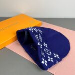 配防尘袋〈对版高品质，认准咯〉
路易威登LOUIS VUITTON🎩官方热卖爆款，羊毛针织毛线帽，时尚好品质高端大气，超柔软！超火爆💖质感很赞，出街超好搭配！时尚潮流！秋冬必备单品，快快入手哦！ - Image 5