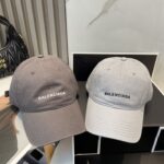Balenciaga Balenciaga baseball cap. My family has already mastered Balenciaga's craftsmanship, which is sure to be a hit. Balenciaga's new washed cotton baseball cap is a must-haveHeavy industry craftsmanship, double B letter logo, innovative and fashionable trendy styleExclusive physical shooting for both men and women, adjustable for both genders - Image 5