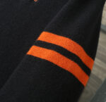 L Autumn/Winter New Product, Tranquil Luxury: Say Goodbye to Exaggerated Logo and Bold Design. The LP sweaters of 2025 will place greater emphasis on "inner beauty", conveying a confident and elegant tone that is not noisy and has its own voice through ultimate fabrics, exquisite details, and relaxed contours. The soft touch is extremely skin friendly, with a classic round neck and slightly drooping cut. The sleeve length may slightly cover the back of the hand, bringing a sense of wrapped security and laziness.Counter size: M~3XLNumber of recommended height and weight codes that can be reported. - Image 6