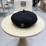Lv路易威登上新啦~ 🎐 气质穿搭必入贝雷帽‼️