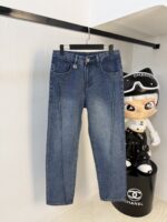 【Gucci Jeans | Classic Denim, Engraved with Luxury DNA】 When street style meets haute couture, a pair of jeans can become a badge of status.
Deconstructing the language of denim with centuries-old craftsmanship, we infuse every inch of fabric with a modern attitude and luxurious details, making everyday wear a silent declaration of taste.
✨ A pair of jeans is an attitude, and even more so, a legacy.
It's not just a wardrobe essential, but also an interpretation of the brand's spirit—
"From suitcases to jeans, we have always defined the boundaries of luxury with the ultimate craftsmanship."
Sizes: 28-42 - Image 2