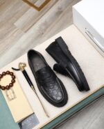 Gucci leather shoes, loafers - Image 2