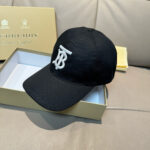 Comes with box and bag, Burberry counter popular original baseball cap, 1:1 mold customization, 3D embroidery, exquisite and flawless! 100% pure cotton fabric, meticulous workmanship, original factory quality, exclusive physical photography. - Image 2