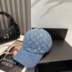 LV路易威登官网同步高版本 新款牛仔棒球帽🧢
火爆技术升级，洗水牛仔风街头风十足
更符合现在时尚小哥哥小姐姐的style，机场街拍超飒！ - Image 6