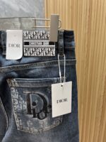 [Dior Jeans | Classic Denim, Embossed with Luxury DNA] When streetwear meets haute couture, a pair of jeans can become a badge of status.
Deconstructing the language of denim with centuries-old craftsmanship, Dior infuses every inch of fabric with a modern attitude and luxurious details, making everyday wear a silent declaration of taste.
✨ A pair of jeans is an attitude, and a legacy.
It's not just a wardrobe essential, but also an interpretation of the brand's spirit—
"From suitcases to jeans, we have always defined the boundaries of luxury with the ultimate craftsmanship."
Sizes: 28-42 - Image 8