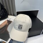 防尘袋
👒罗意威👒LOEWE新款原标设计棒球帽🧢质感超好，外部线条定位标准，做工精细，简约大气低价走量！ - Image 6