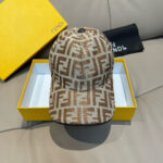 New shipment!Comes with box bag, Fendi's new original baseball cap, double F-jacquard, a perennial hot selling item at the counter, with excellent reputation. Customized 1:1 mold, original jacquard sail fabric+top layer cowhide, lightweight and breathable! Excellent quality, basic head circumference of 56, adjustable patch. - Image 2