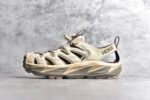 HOKA One One Hopara Sandals 霍帕拉系列水路两用溯溪涉水休闲户外露营凉鞋 作为先锋品牌的 HOKA ONE ONE总是以独特的方式 HOPA RA是一款溯溪鞋 又名排水鞋 可长期用于涉水和溯溪 保护脚底和脚趾的安全和舒适 鞋面材料速干 透气 耐磨 鞋底防滑 耐磨 抓地能力强 出于安全考虑 设计要求较高 涉水溯溪过程中 水 泥沙 可以直接从鞋内大孔排出 细纹鞋底使在岩石上抓地能力强 避免打滑 而上路后 鞋面具有快干透气等优点 尺码：36 36.5 37.5 38 39 40 40.5 41 42 42.5 43 44 45