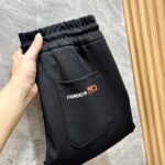 ❤️ Moncler/Mengkou 2025 autumn and winter new products with three complete labels, good casual pants, no need to introduce too much, look at details, counter size: M-XXXL 175/140, upper body L