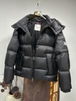 #qiu 🐉🐉 、 MONCLER FW2025 Autumn/Winter New Down Jacket. The cabinet is on sale and difficult to find. Using customized windproof and rainproof fabric, wrinkle resistant and stylish, soft and skin friendly, with extremely high comfort for the upper body; Extremely high recognition; Suitable for concave various shapes; Filled with 90% velvet, it is soft, warm, and fluffy, giving the upper body a stylish look; A down jacket suitable for various occasions.Size: 1-5 (CE)Size 3: Shoulder width 48cm, chest circumference 126cm, clothing length 70cm, sleeve length 64cmManual measurement with 1-2cm error is normal (chest circumference ± 4cm per yard, other parts ± 1cm) - Image 8