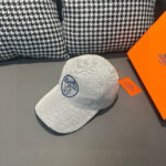 配盒子布袋，HERMÈS (爱马仕)原单棒球帽，经典H，正品开模订制，原版透气帆布面料+头层牛皮，原厂精钢调节扣，做工细致，时尚帅气质量超赞！ - Image 2
