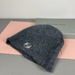 Comes with dust bag👒 Balenciaga 👒 Balenciaga official website quality in stock (non market ordinary goods, pay attention to details) autumn and winter new letter logo woolen hat, unisex knitted hat 🔥 Elegant temperament, warm and comfortable 👍 - Image 6