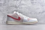 ▪🐼权威实拍💯#A
新货🚀#Air Jordan 1 Low AJ1 乔1白粉红 低帮文化休闲运动板鞋 IB8156-133 市场唯一独家头层皮打造 原鞋原档案开发 原厂皮料 原档冲孔鞋头 正确满胶鞋垫 四线拉帮 原厂织唛标 鞋舌高弹海绵填充 尺码：36-46 - Image 3