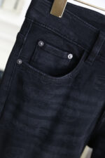【Gucci Jeans | Classic Denim, Engraved with Luxury DNA】 When street style meets haute couture, a pair of jeans can become a badge of status.
Deconstructing the language of denim with centuries-old craftsmanship, we infuse every inch of fabric with a modern attitude and luxurious details, making everyday wear a silent declaration of taste.
✨ A pair of jeans is an attitude, and even more so, a legacy.
It's not just a wardrobe essential, but also an interpretation of the brand's spirit—
"From suitcases to jeans, we have always defined the boundaries of luxury with the ultimate craftsmanship."
Sizes: 28-42 - Image 5