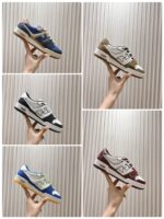 集合图
Fendi芬迪板鞋首款大头运动鞋~~fendi match篮球运动鞋，最新元素注入加FF复古的设计，超经典百搭系列……
鞋面采用牛皮和牛猄拼接组合，侧面凸起的双F logo，内里采用毛巾布里，TPU发泡组合双色大底不一般的舒适！情侣款35-44 - Image 3