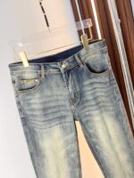 【Armani Jeans | Classic Denim, Embossed with Luxury DNA】 When streetwear meets haute couture, a pair of jeans can become a badge of status.
Deconstructing the language of denim with centuries-old craftsmanship, we infuse every inch of fabric with a modern attitude and luxurious details, making everyday wear a silent declaration of taste.
✨ A pair of jeans is an attitude, and even more so, a legacy.
It's not just a wardrobe essential, but also an interpretation of the brand's spirit—
"From suitcases to jeans, we have always defined the boundaries of luxury with the ultimate craftsmanship."
Sizes: 28-42 - Image 3