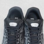 𝐂𝐇𝐑𝐈𝐒𝐓𝐈𝐀𝐍 𝐃𝐈𝐎𝐑 𝐁𝟯𝟬 迪奥最新火爆情侣休闲鞋【撞脸NB？现已是D奥B30】时代 顺应复古市场趋势的「Dad Shoes」风格鞋款！ 鞋舌上的Dior标志，也注明了这双鞋的型号为 B30！运用了质感细腻的皮革与网眼布面材 质拼接成鞋身，鞋身两侧贴有显眼的反光字母CD表明身份，鞋身多处线条勾勒细节，让鞋子整体看起来不那么单调。搭载奶油色EVA、橡胶混合大底，复古风十足 Size：女码35-39（40定做不退换） 男码39-44（45/46定做不退换） - Image 7
