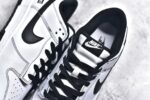 #NK SB Dunk Low NO.205 线条熊猫 白黑
公司级出品 极力推荐
原装头层材料 独家版型蒸餾加工
帶來的是更好的视觉和脚感体验
大厂纯原品质出货 清洁度 电绣工艺 
皮料切割干净无任何毛边 细节完美 
货号：DD1391 100 - Image 9