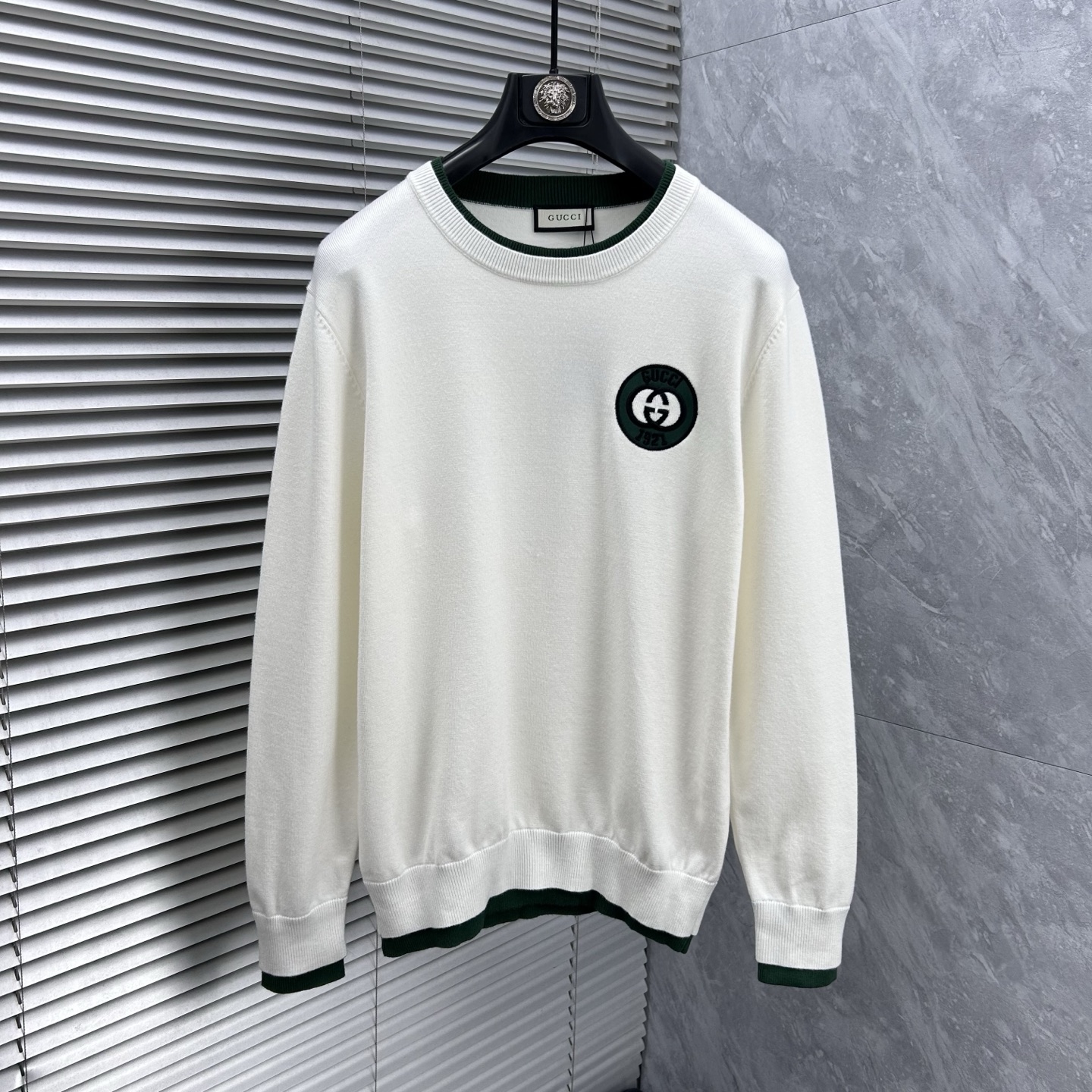 P 180 💐  Gucci 2025 autumn/winter wool blended round neck knitted sweater, made of imported custom yarn, provides comfortable and warm upper body, and is available for sale at the counter simultaneously. All three standards are complete.Size: M-3XL